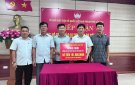 PHƯỜNG QUẢNG VINH BÀN GIAO TIỀN ỦNG HỘ ĐỒNG BÀO BỊ ẢNH HƯỞNG BÃO LŨ